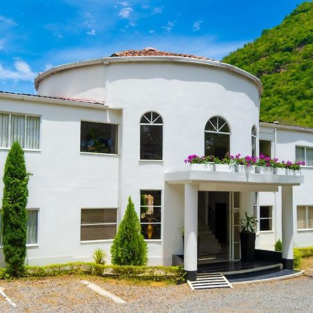 Hotel Campestre Santa Catalina San Gil Buitenkant foto