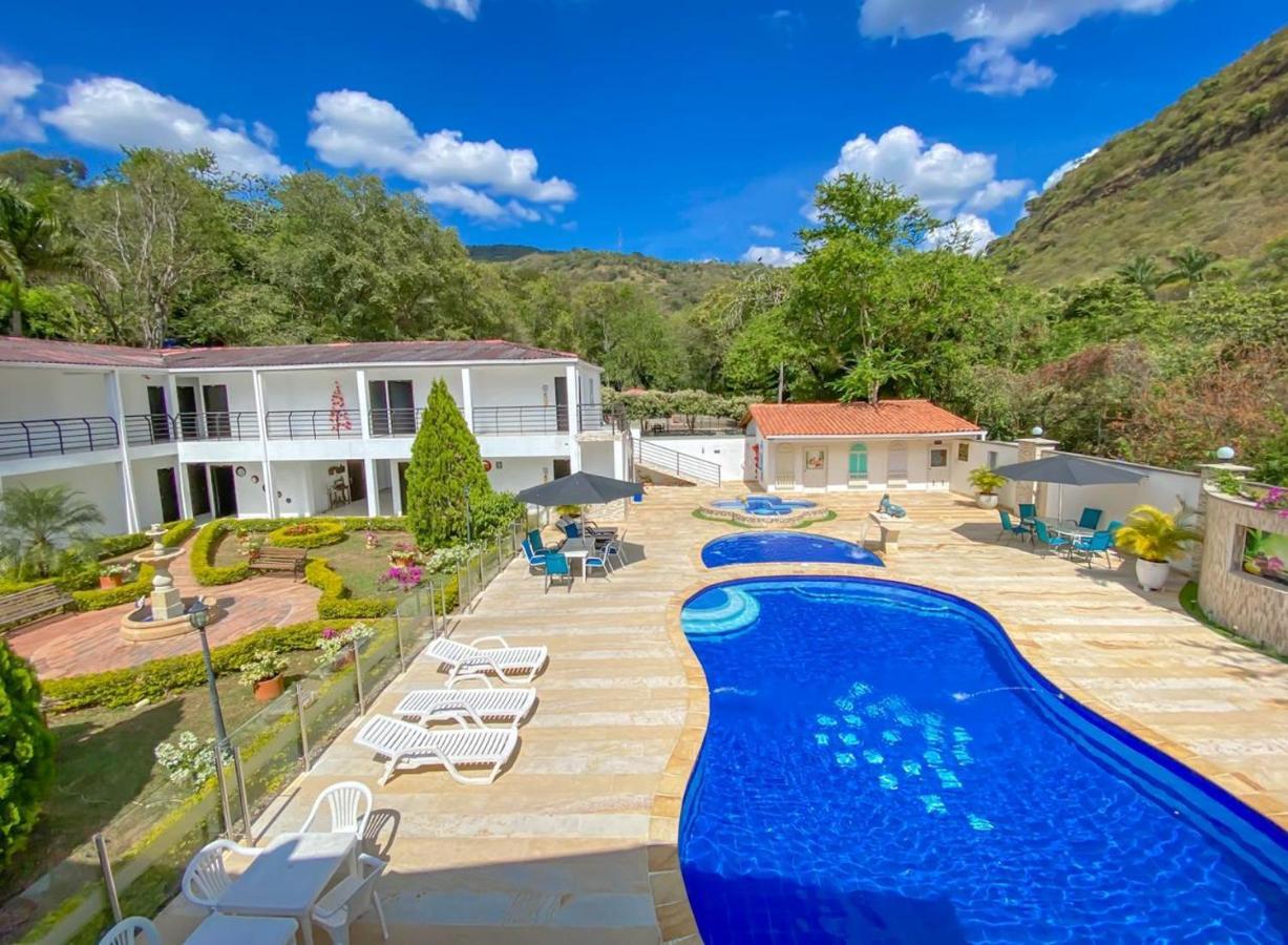 Hotel Campestre Santa Catalina San Gil Buitenkant foto