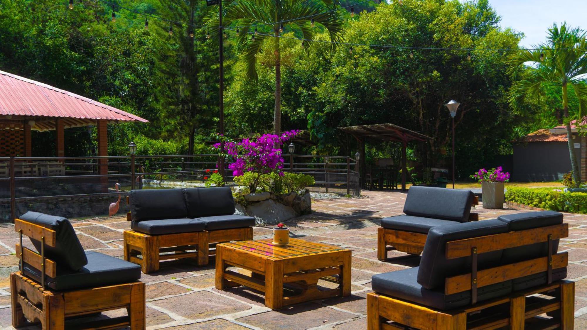 Hotel Campestre Santa Catalina San Gil Buitenkant foto